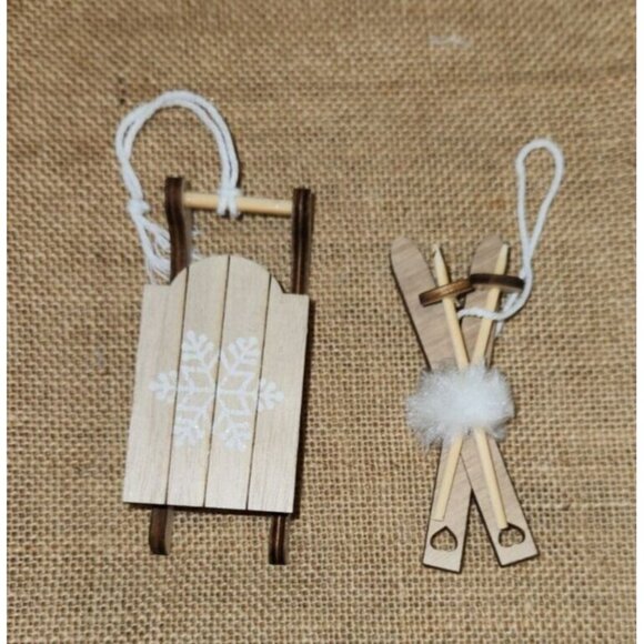 Winter Sports Wooden Christmas Ornaments NEW 6 Piece - Picture 5 of 6